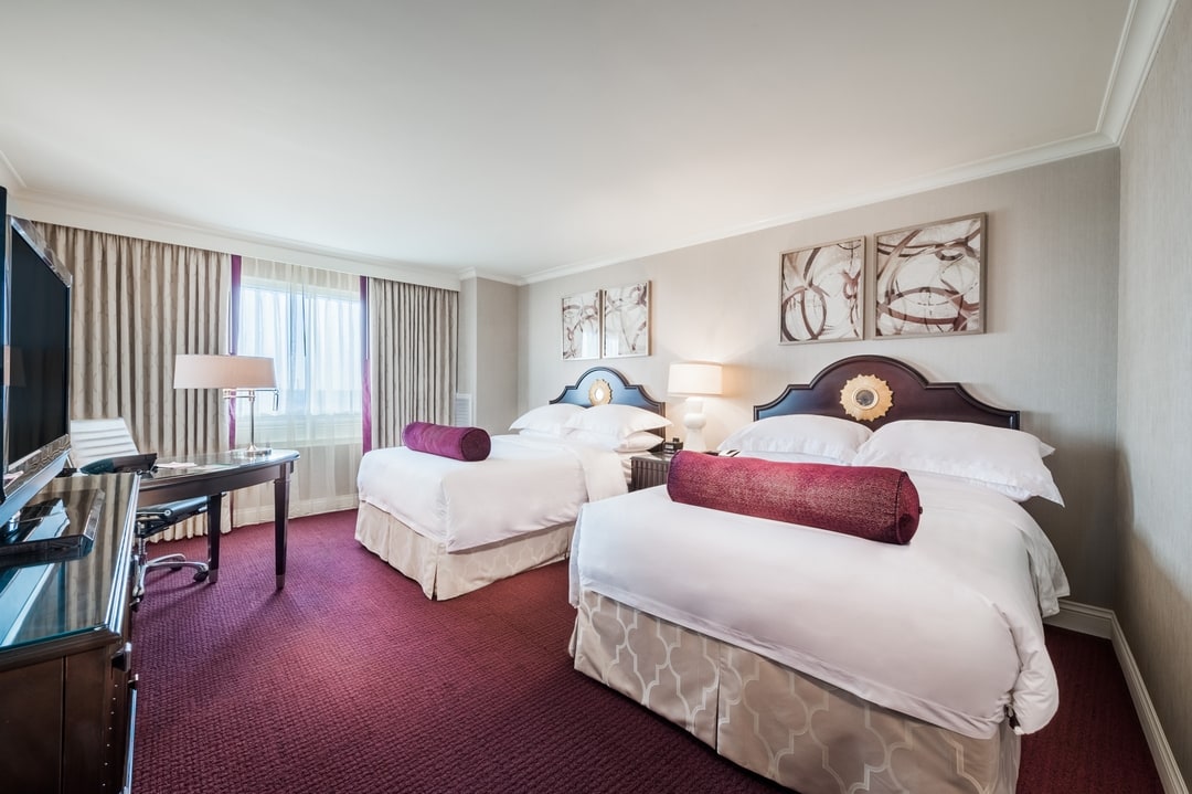 Deluxe Room with King Bed Commerce Casino Hotel